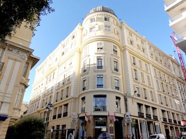 Carré d'Or - Business for sale (large activity)