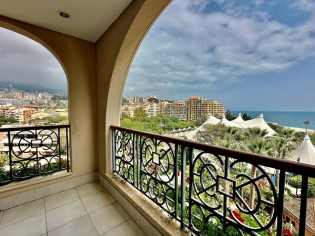 Beautiful 4-room apartment - Rose garden and sea view