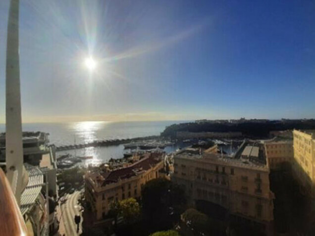 Exceptionnel duplex avec vue sur le Rocher et la mer – 410 m²