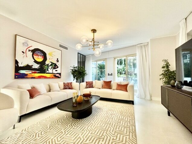 A renovated apartment in the Saint Roman district