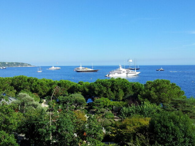 Elegant 2-bedroom apartment with sea view - Saint Roman