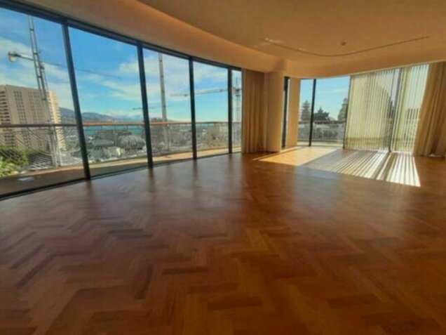 Exceptionnel duplex avec vue sur la Place du Casino et la mer – 410 m²