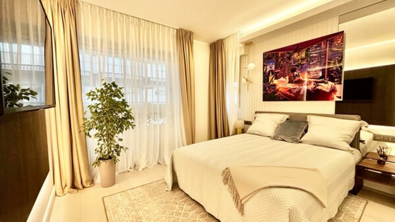 A renovated apartment in the Saint Roman district - 11 / 16