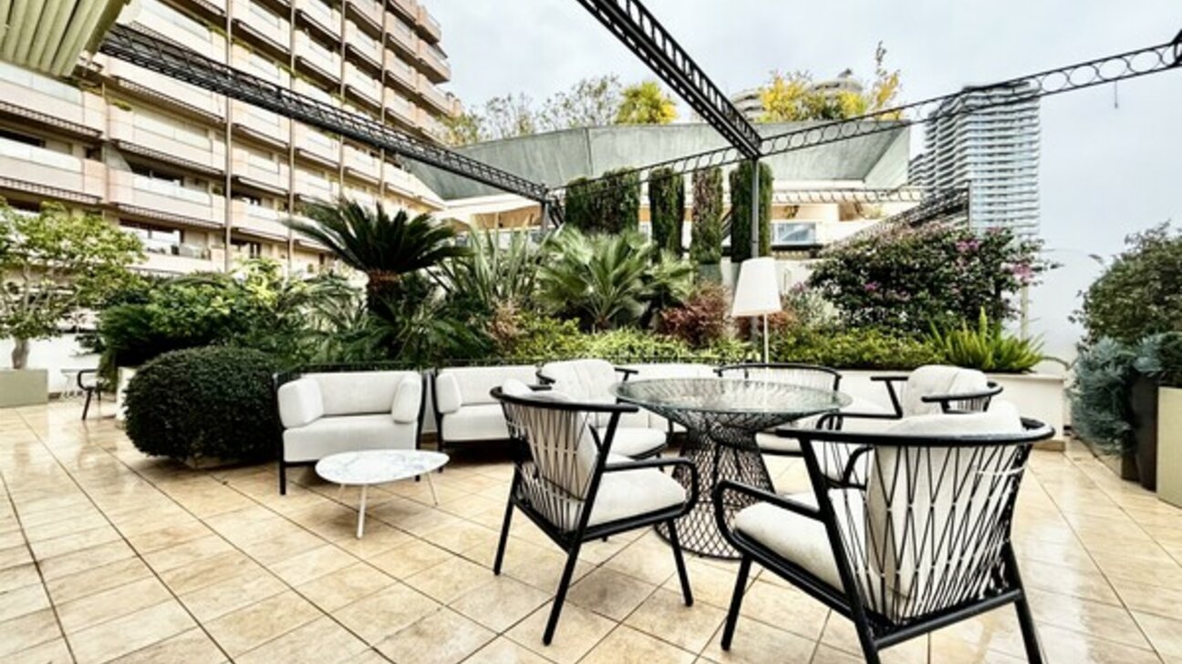 A renovated apartment in the Saint Roman district - 15 / 16