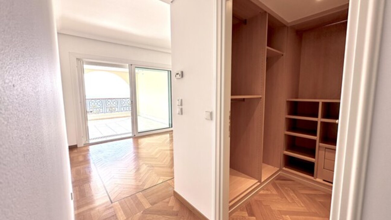 FONTVIEILLE • Terrasses du Port • 4 LOCALI • 2 Parcheggi • Cantina - 8 / 24