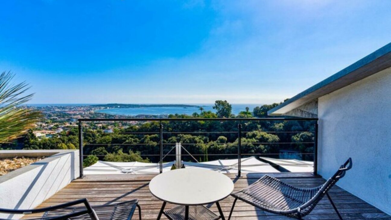 Villa d’Exception avec Vue sur le Cap d’Antibes - 18 / 22