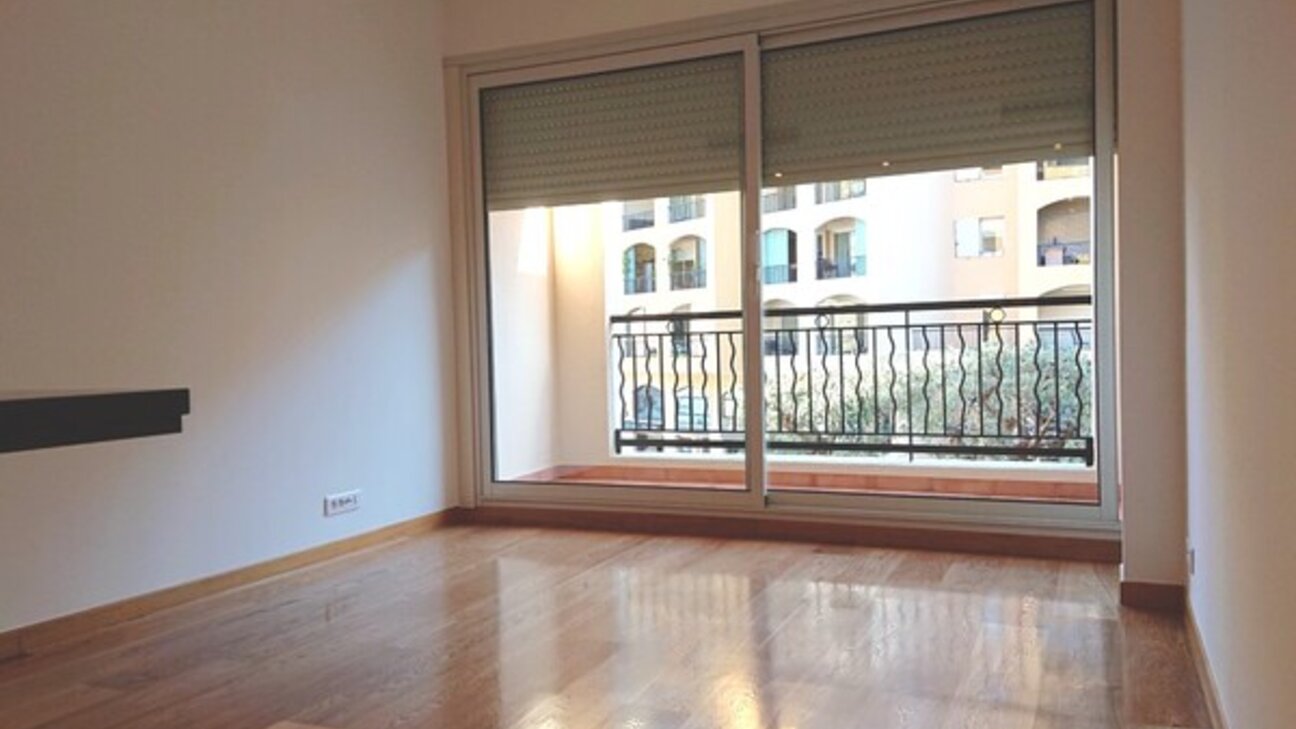 MARINA DE FONTVIEILLE • Studio avec loggia • Cave - 3 / 9