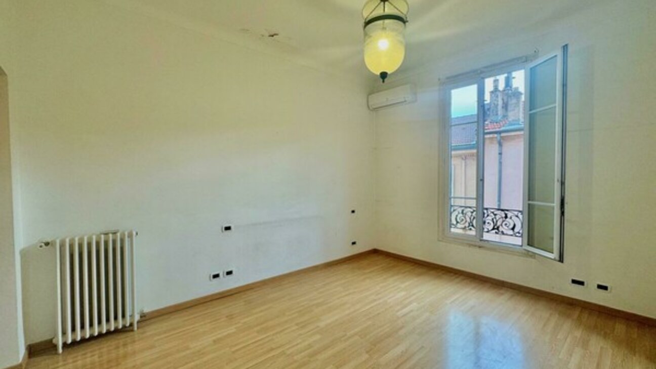 4-Room Apartment for Rent in the Heart of La Condamine - 3 / 8